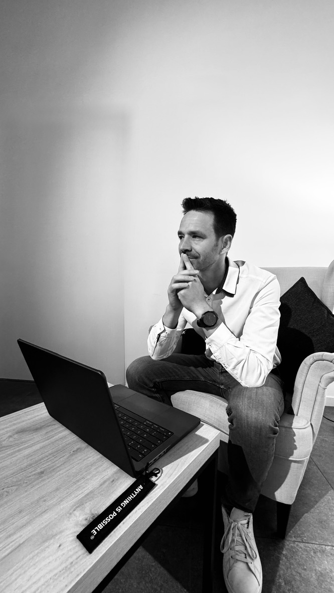 Portrait de Yohann Bouvier-Gaz, fondateur de BVG Solutions
