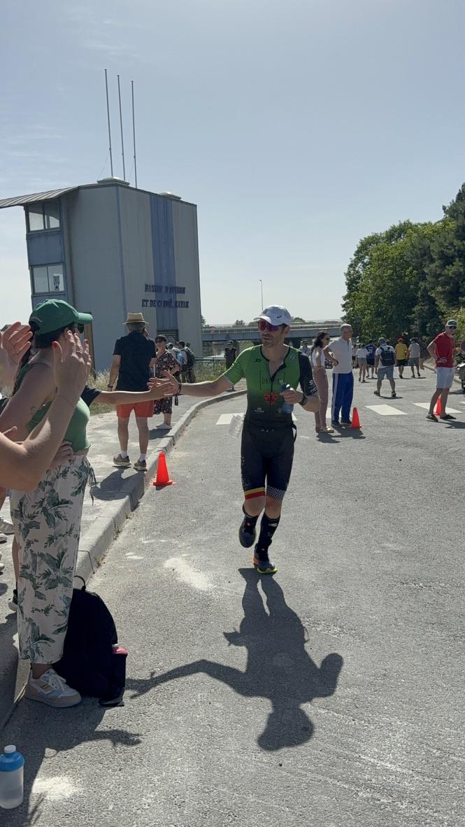 Yohann Bouvier-Gaz en course lors d'un triathlon longue distance